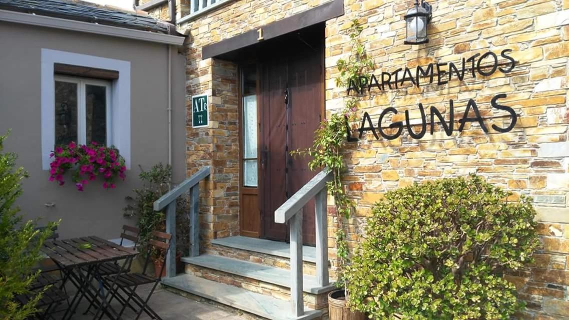 Apartamentos Lagunas Castropol Eksteriør bilde
